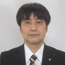 岡田 晴道　氏